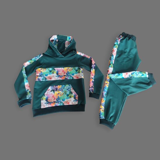 Komplektiņš "Pludināti ziedi"